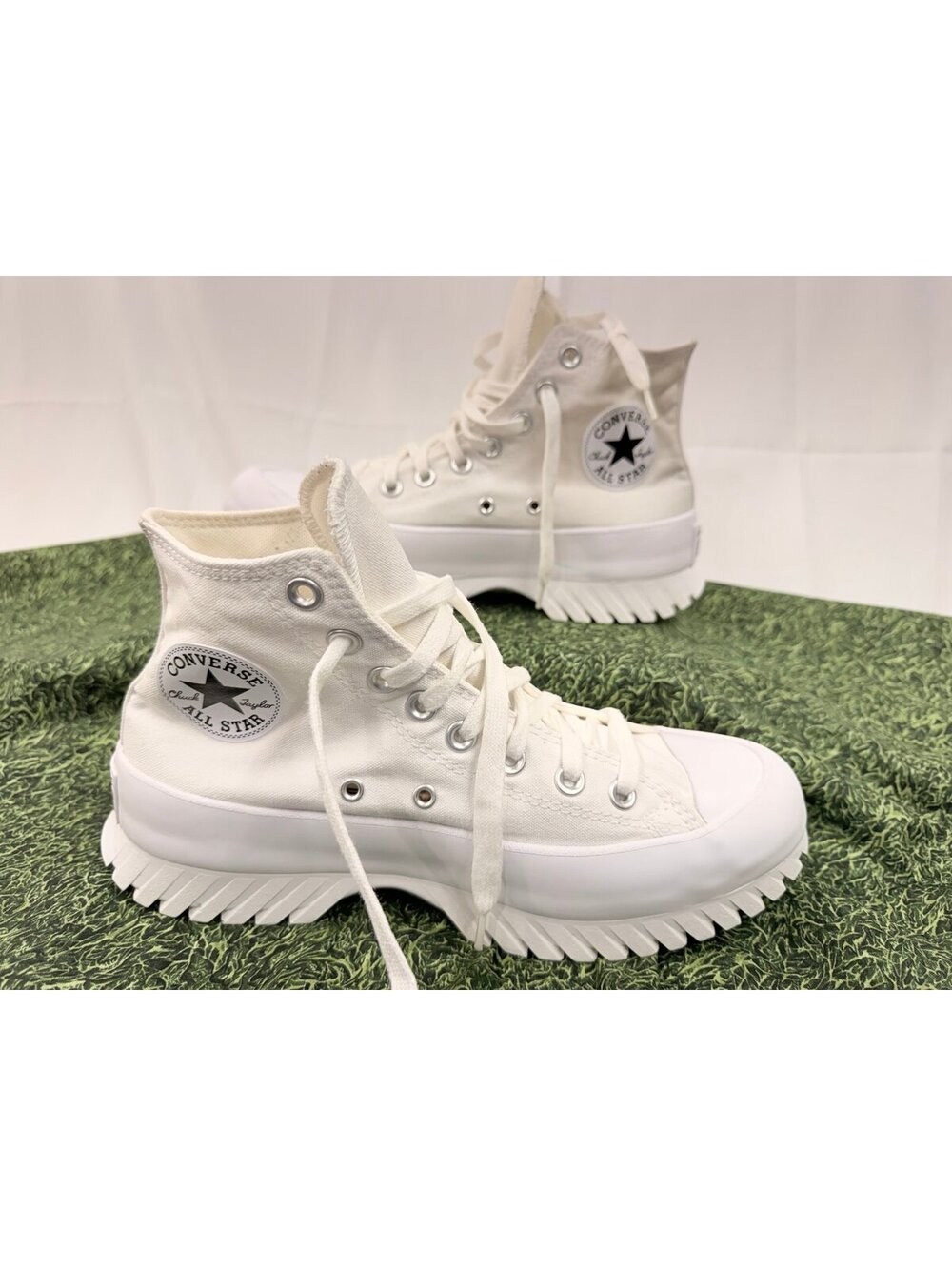 CONVERSE All Star Chuck Taylor High Top Lugged Platform Sneakers size 9